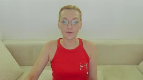 Snapshot of oeigesmik chatting on May 11, 9:37 am oeigesmik online show from May 11, 9:37 am