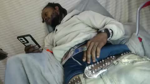 Snapshot of ogdigbick chatting on March 7, 3:07 pm OGDigBick online show from March 7, 3:07 pm