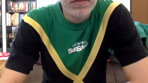 Snapshot of oggs48 chatting on April 19, 1:32 pm oggs48 online show from April 19, 1:32 pm