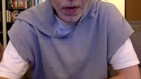 Snapshot of oggs48 chatting on May 1, 5:06 pm oggs48 online show from May 1, 5:06 pm