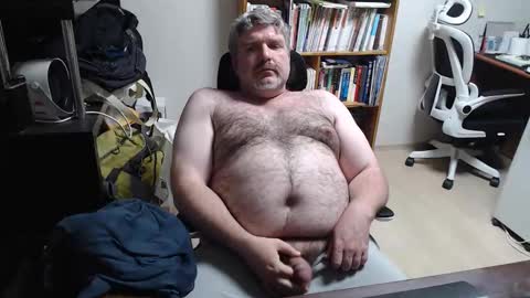 Woman message me men do not make demands and dont ask for pm only ladies. online show from April 20, 2:42 pm