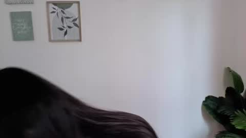 ohanna_ online show from September 24, 3:59 pm