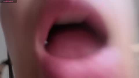Snapshot of ohanna_ chatting on July 20, 7:05 pm ohanna_ online show from July 20, 7:05 pm