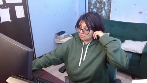 ohmysqueak online show from July 14, 12:13 am