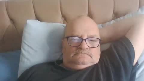 old_fkr online show from December 11, 9:52 am