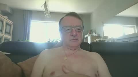 oldtimer160162493 online show from May 1, 12:43 pm