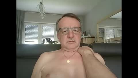 oldtimer160162493 online show from June 1, 11:56 am
