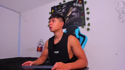 Snapshot of oliver_bray chatting on January 8, 11:09 pm Oliver bray online show from January 8, 11:09 pm