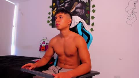 Snapshot of oliver_bray chatting on January 10, 10:15 pm Oliver bray online show from January 10, 10:15 pm