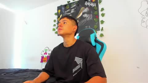 Snapshot of oliver_bray chatting on January 19, 4:36 pm Oliver bray online show from January 19, 4:36 pm