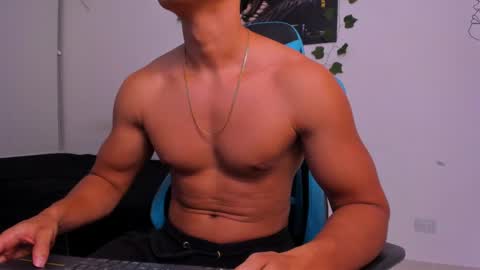 Snapshot of oliver_bray chatting on January 25, 12:06 am Oliver bray online show from January 25, 12:06 am