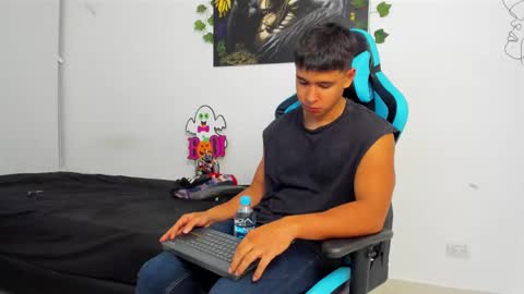 Snapshot of oliver_bray chatting on February 1, 1:55 am Oliver bray online show from February 1, 1:55 am