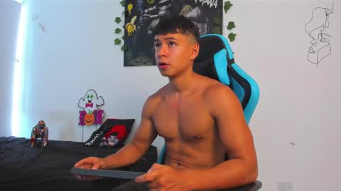 Snapshot of oliver_bray chatting on February 22, 5:24 pm Oliver bray online show from February 22, 5:24 pm