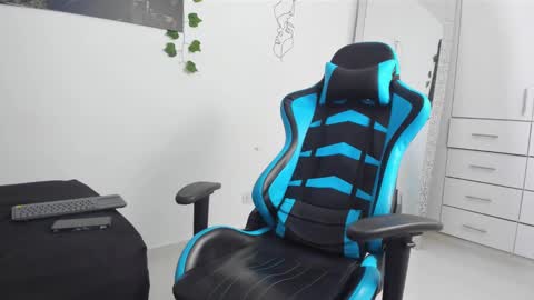 Snapshot of oliver_bray chatting on March 2, 12:31 am Oliver bray online show from March 2, 12:31 am