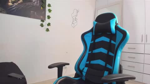 Snapshot of oliver_bray chatting on March 4, 4:09 pm Oliver bray online show from March 4, 4:09 pm