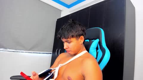 Snapshot of oliver_bray chatting on October 19, 3:56 pm Oliver bray online show from October 19, 3:56 pm