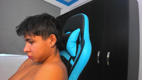 Snapshot of oliver_bray chatting on October 20, 7:03 pm Oliver bray online show from October 20, 7:03 pm