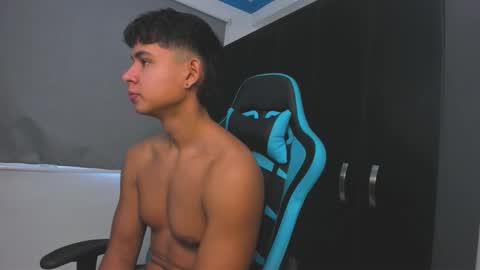 Snapshot of oliver_bray chatting on October 26, 5:52 pm Oliver bray online show from October 26, 5:52 pm