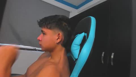 Snapshot of oliver_bray chatting on October 28, 2:31 pm Oliver bray online show from October 28, 2:31 pm