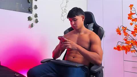 Snapshot of oliver_bray chatting on February 7, 11:08 pm Oliver bray online show from February 7, 11:08 pm