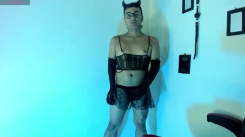 HansOliver online show from February 12, 10:27 pm