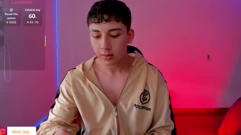 oliveeer online show from January 9, 7:04 pm