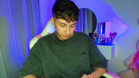 oliveeer online show from May 27, 1:57 am