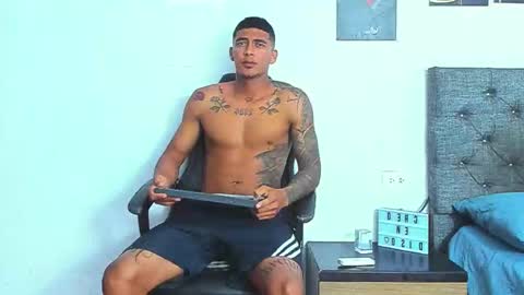 oliver_smith_2 online show from February 2, 9:57 pm