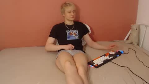 Oliver online show from April 8, 1:27 am