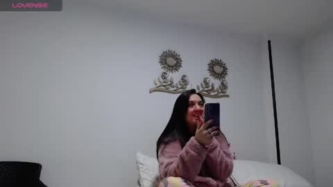 Olivia Gonzales online show from May 25, 3:12 am