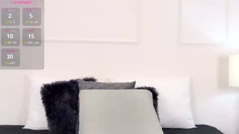 olivia_flamme online show from July 23, 2:04 pm