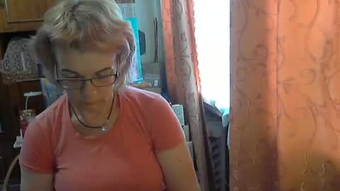 Snapshot of olivia_mia25 chatting on June 28, 11:05 am Olivia Mia online show from June 28, 11:05 am