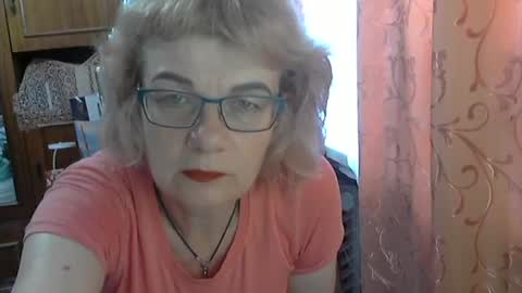 Snapshot of olivia_mia25 chatting on June 30, 9:43 am Olivia Mia online show from June 30, 9:43 am