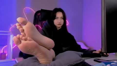 olivia_norton_ online show from February 5, 9:36 am