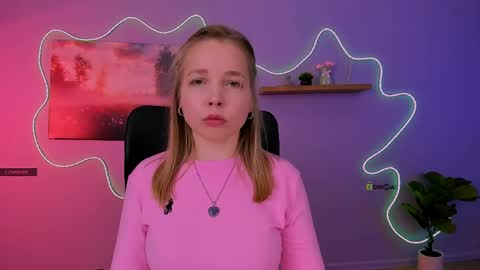 Sweet Olivia online show from April 19, 7:40 am