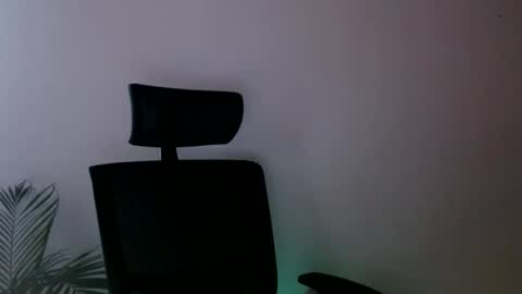 oliviaaa__ online show from March 26, 4:45 pm