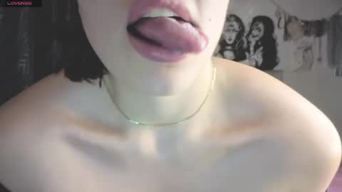 oliviabluee10 online show from May 20, 1:01 am