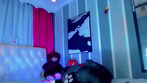 oliviahot01 online show from April 14, 2:06 am