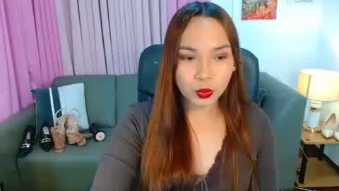 oliviahutton online show from May 8, 12:49 am