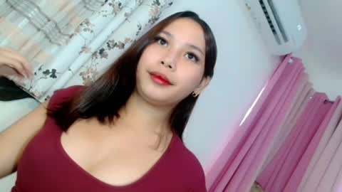 oliviahutton online show from June 19, 5:56 am
