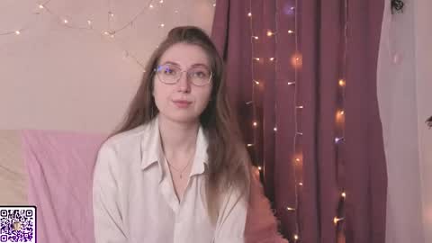 Kylie online show from April 15, 7:32 pm