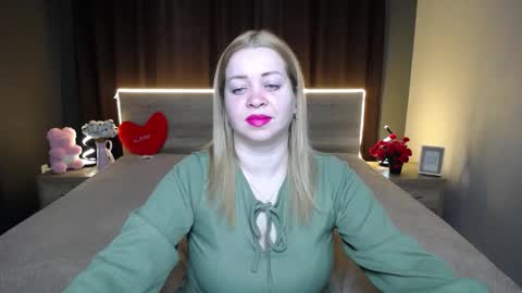 Oliviaverr online show from March 3, 1:39 pm