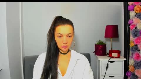 OliviaWomen online show from January 12, 7:57 am