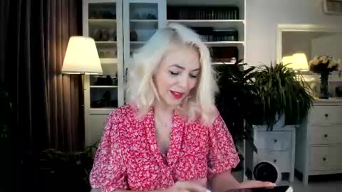 ollalla7 online show from July 25, 1:19 pm