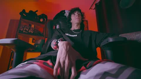     online show from April 12, 1:54 am