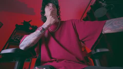     online show from April 19, 1:38 am