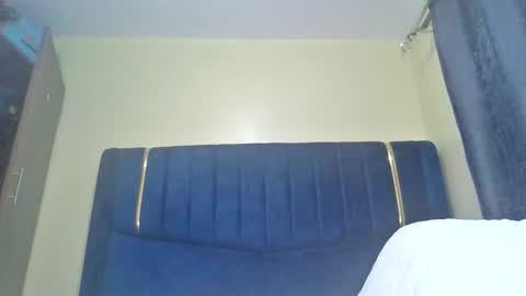 ollleina online show from May 11, 3:34 am