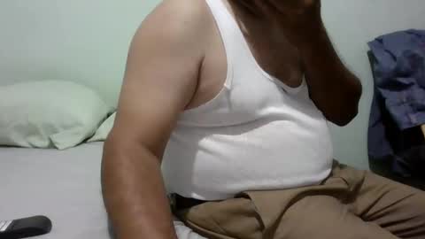 Snapshot of omar_19x chatting on April 4, 11:35 pm omar_19x online show from April 4, 11:35 pm