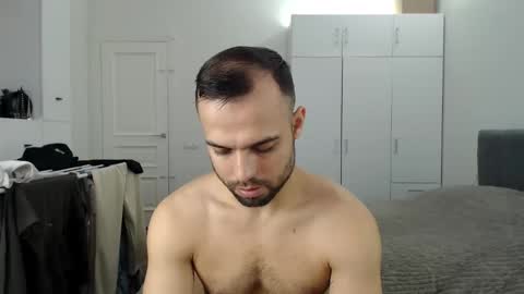 onebestlover online show from March 23, 9:24 am