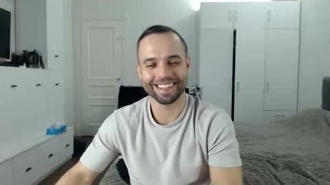 onebestlover online show from March 30, 5:47 pm